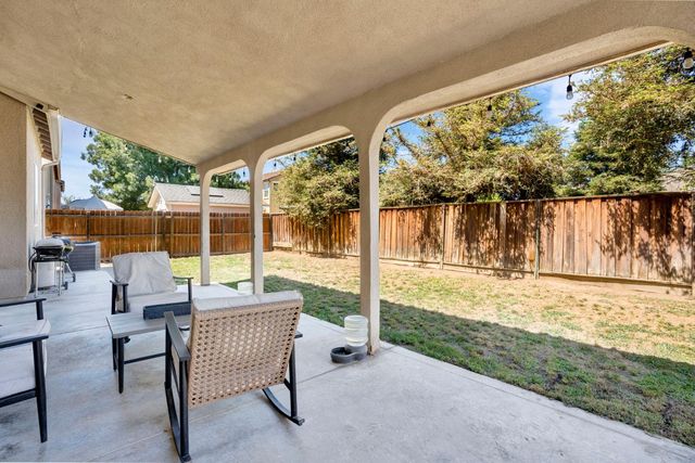 967 Papaya Street, Madera, CA 93638