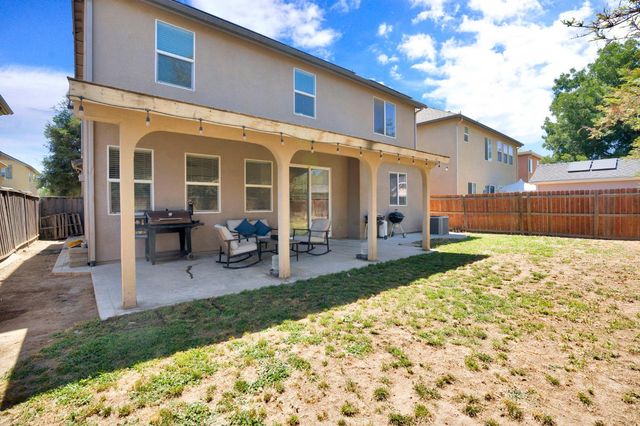 967 Papaya Street, Madera, CA 93638