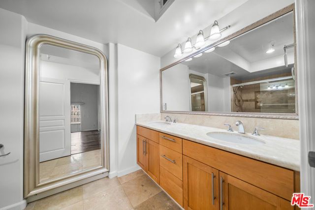 1036 S Serrano Avenue 401, Los Angeles, CA 90006