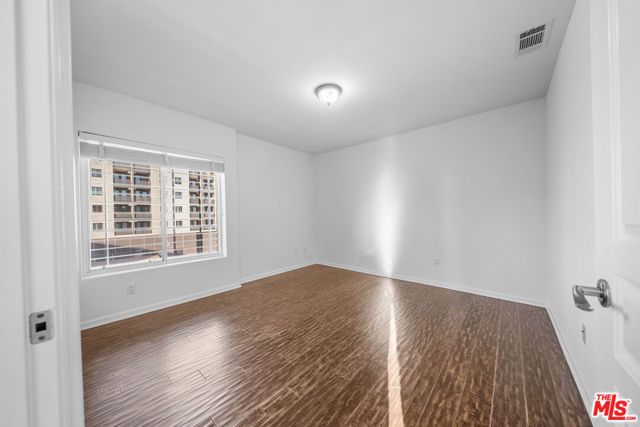 1036 S Serrano Avenue 401, Los Angeles, CA 90006