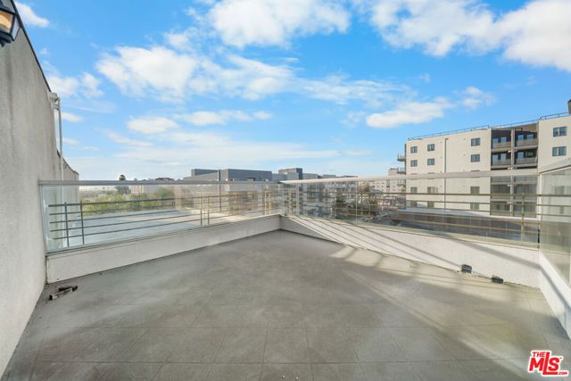 1036 S Serrano Avenue 401, Los Angeles, CA 90006