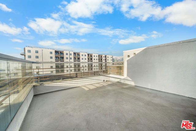 1036 S Serrano Avenue 401, Los Angeles, CA 90006