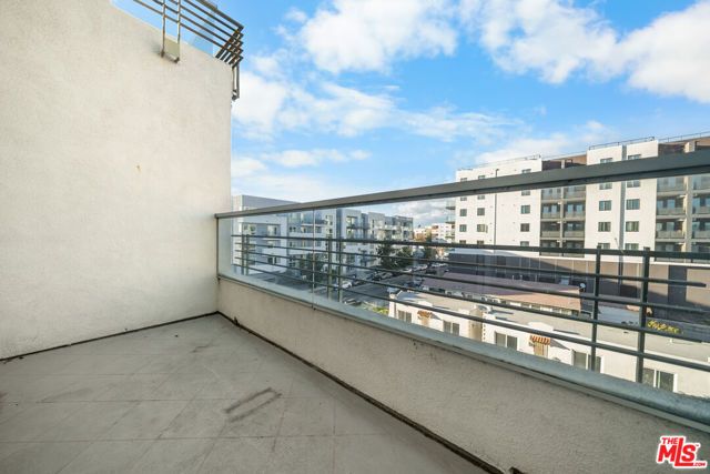 1036 S Serrano Avenue 401, Los Angeles, CA 90006