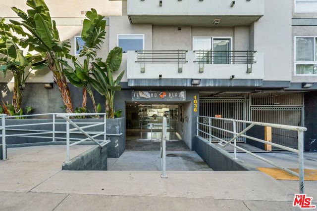 1036 S Serrano Avenue 401, Los Angeles, CA 90006