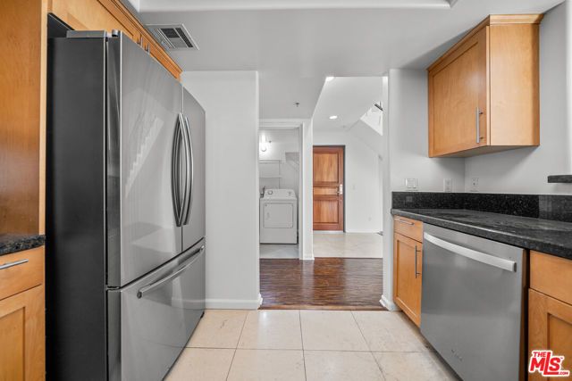 1036 S Serrano Avenue 401, Los Angeles, CA 90006