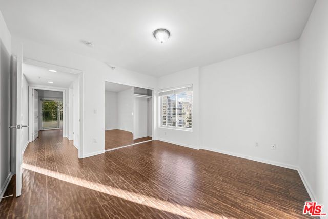 1036 S Serrano Avenue 401, Los Angeles, CA 90006