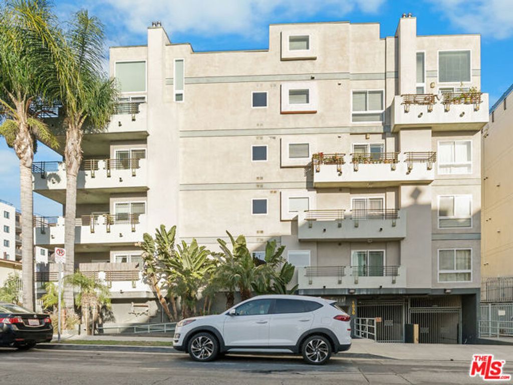 1036 S Serrano Avenue 401, Los Angeles, CA 90006