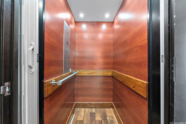 4967 Maunalani Circle B, Honolulu, HI 96816