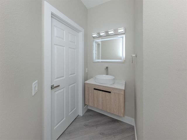 3941 YELLOWSTONE CIRCLE, Sarasota, FL 34233