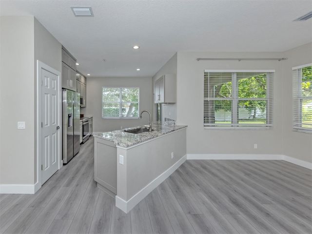 3941 YELLOWSTONE CIRCLE, Sarasota, FL 34233