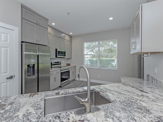 3941 YELLOWSTONE CIRCLE, Sarasota, FL 34233