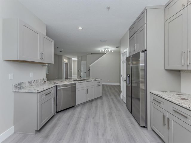 3941 YELLOWSTONE CIRCLE, Sarasota, FL 34233