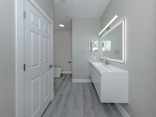 3941 YELLOWSTONE CIRCLE, Sarasota, FL 34233