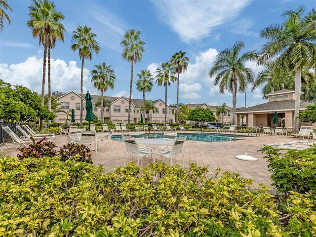 3941 YELLOWSTONE CIRCLE, Sarasota, FL 34233