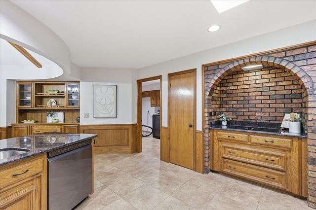 1516 Glastonbury Drive, Plano, TX 75075