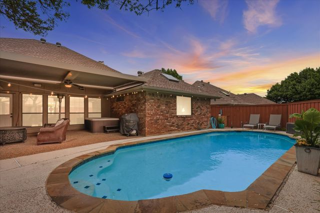 1516 Glastonbury Drive, Plano, TX 75075