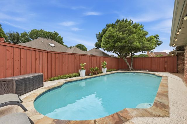 1516 Glastonbury Drive, Plano, TX 75075
