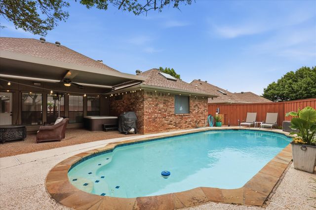 1516 Glastonbury Drive, Plano, TX 75075