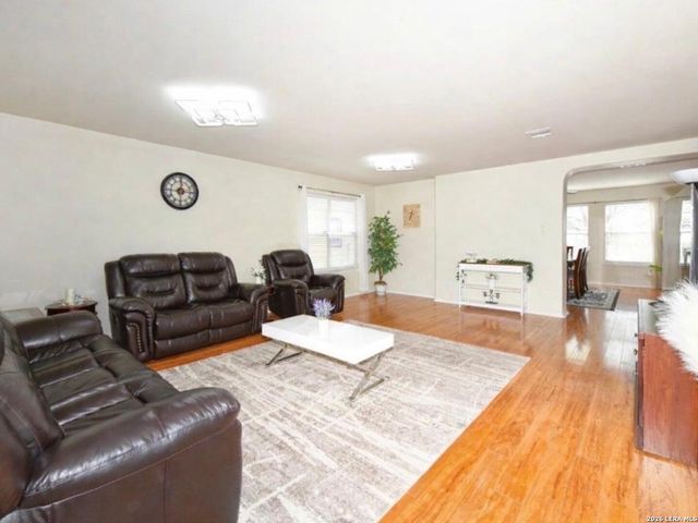 9842 Magnolia, San Antonio, TX 78251