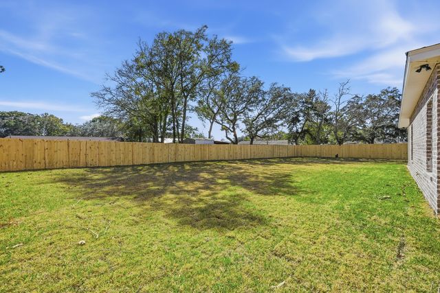 6 Kohler Drive, Mary Esther, FL 32569