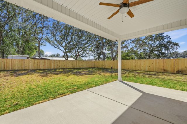 6 Kohler Drive, Mary Esther, FL 32569