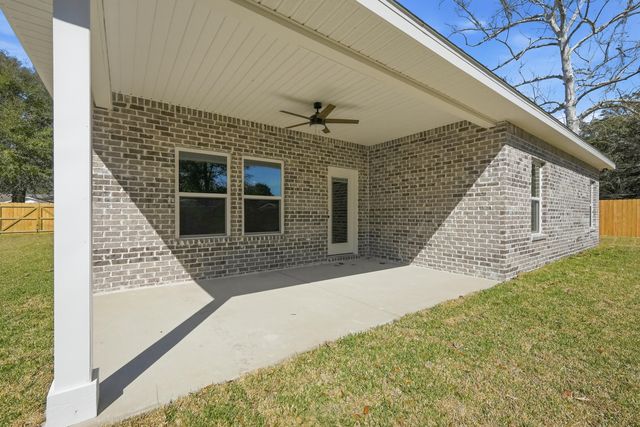 6 Kohler Drive, Mary Esther, FL 32569