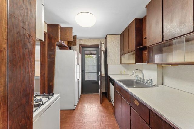 71 3RD ST, Bayonne, NJ 07002