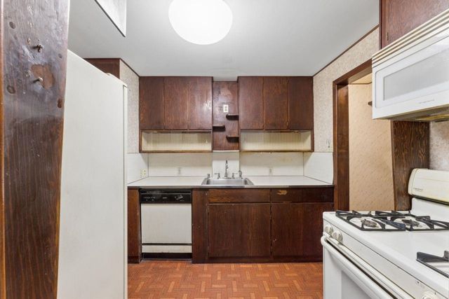 71 3RD ST, Bayonne, NJ 07002