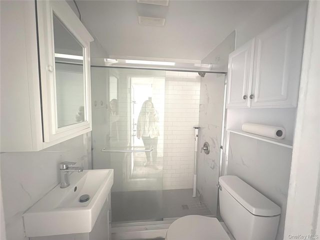 3 Pine Street, Glen Head, NY 11545