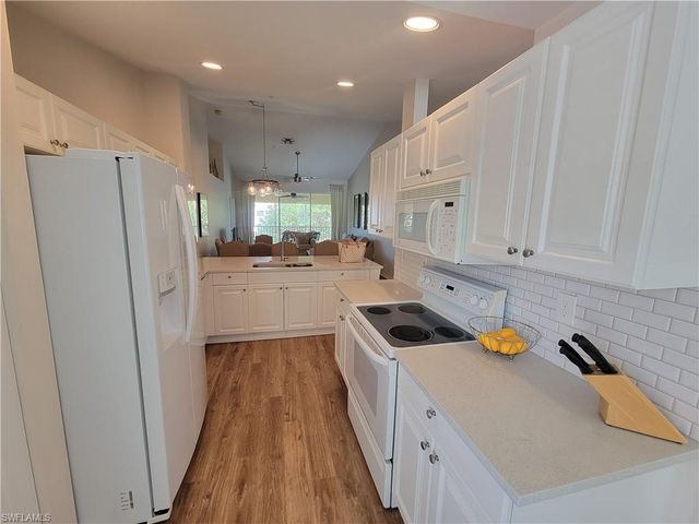 4950 Deerfield WAY D-202, Naples, FL 34110