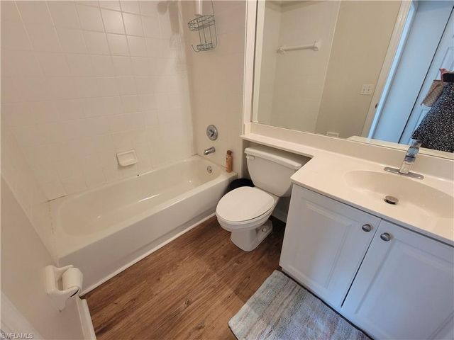 4950 Deerfield WAY D-202, Naples, FL 34110