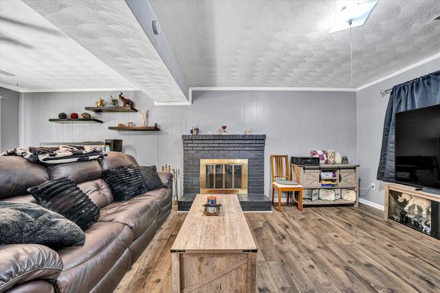 2124 BEAVERS LN, Vinton, VA 24179