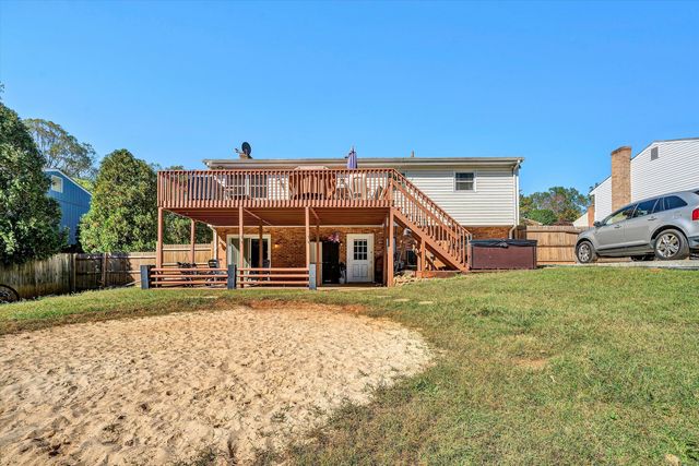 2124 BEAVERS LN, Vinton, VA 24179