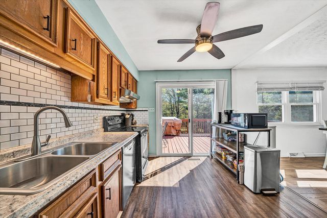 2124 BEAVERS LN, Vinton, VA 24179