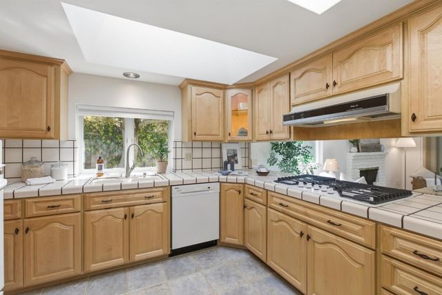 2708 Katrina Way, Mountain View, CA 94040