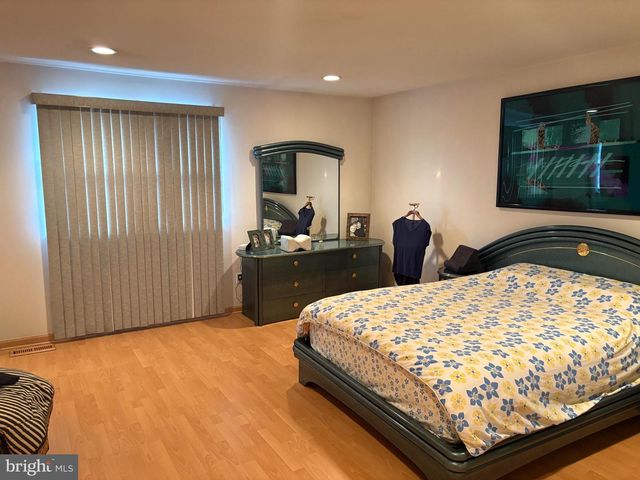 10231 RUBIN LN, Philadelphia, PA 19116