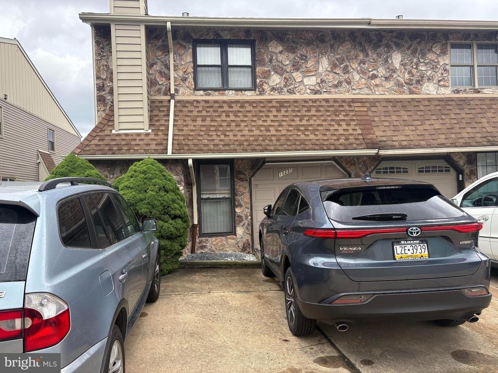 10231 RUBIN LN, Philadelphia, PA 19116