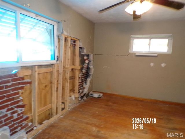 379 PORCHESTER Drive, Unincorporated, MO 63125