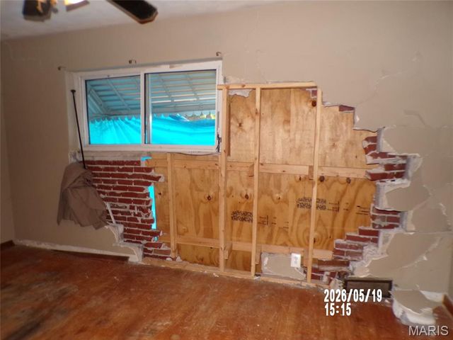 379 PORCHESTER Drive, Unincorporated, MO 63125