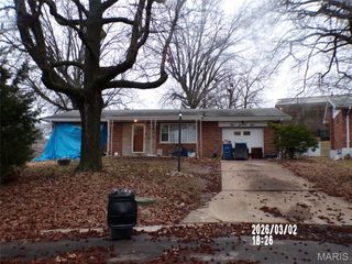 379 PORCHESTER Drive, Unincorporated, MO 63125