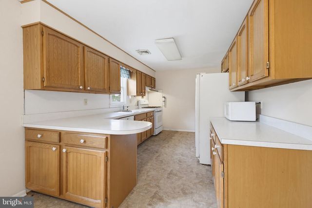 144 BOND ST, New Freedom, PA 17349