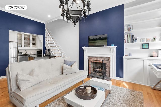 407 W 40th St Apt 5A, New York City, NY 10018
