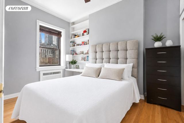 407 W 40th St Apt 5A, New York City, NY 10018