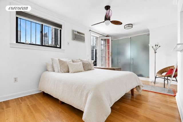 407 W 40th St Apt 5A, New York City, NY 10018