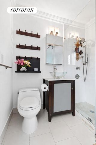 407 W 40th St Apt 5A, New York City, NY 10018