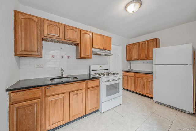94-31 60th Avenue 2G, Elmhurst, NY 11373