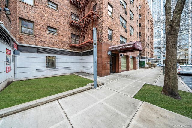 94-31 60th Avenue 2G, Elmhurst, NY 11373