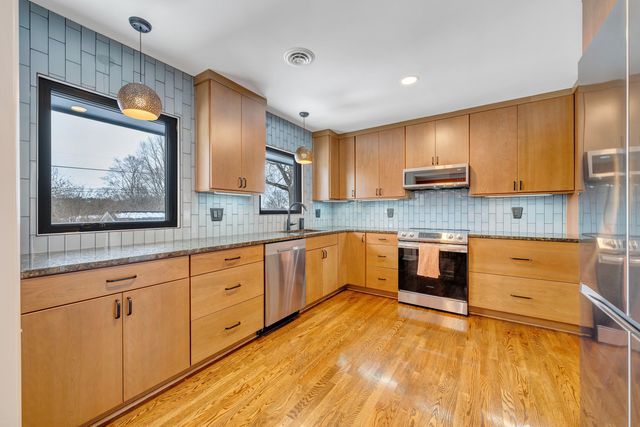 2352 Cantle LN, Roanoke, VA 24018