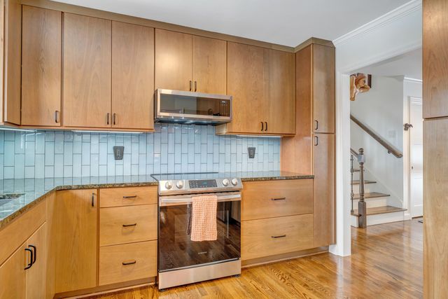 2352 Cantle LN, Roanoke, VA 24018