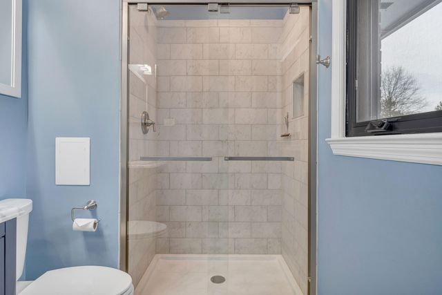 2352 Cantle LN, Roanoke, VA 24018